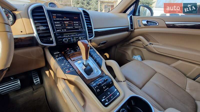 Внедорожник / Кроссовер Porsche Cayenne 2013 в Днепре