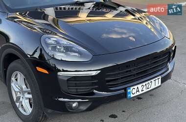 Внедорожник / Кроссовер Porsche Cayenne 2017 в 