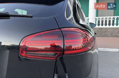 Внедорожник / Кроссовер Porsche Cayenne 2017 в 