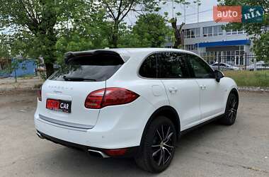 Внедорожник / Кроссовер Porsche Cayenne 2014 в 