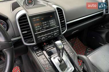 Внедорожник / Кроссовер Porsche Cayenne 2014 в 