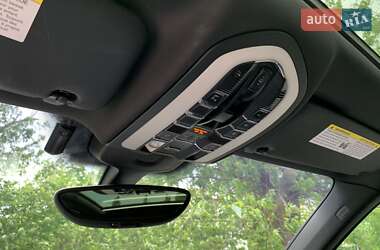 Внедорожник / Кроссовер Porsche Cayenne 2014 в 