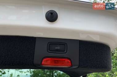Внедорожник / Кроссовер Porsche Cayenne 2014 в 