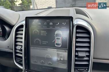Внедорожник / Кроссовер Porsche Cayenne 2011 в 