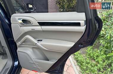 Внедорожник / Кроссовер Porsche Cayenne 2011 в 