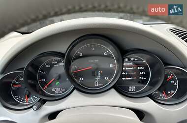 Внедорожник / Кроссовер Porsche Cayenne 2011 в 