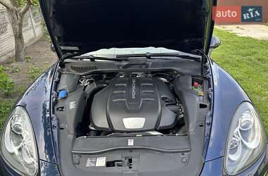 Внедорожник / Кроссовер Porsche Cayenne 2011 в 