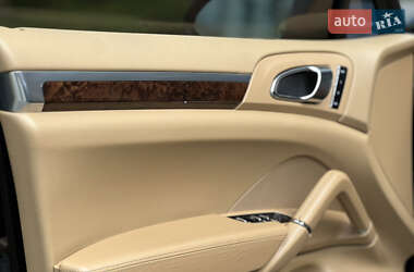 Позашляховик / Кросовер Porsche Cayenne 2010 в 