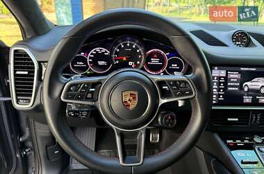 Позашляховик / Кросовер Porsche Cayenne 2019 в 