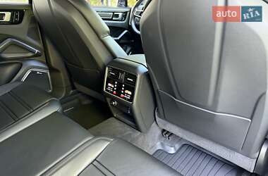 Позашляховик / Кросовер Porsche Cayenne 2019 в 