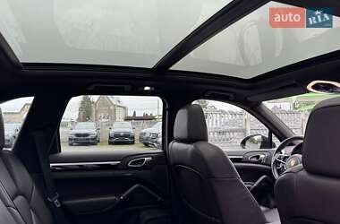 Внедорожник / Кроссовер Porsche Cayenne 2015 в 