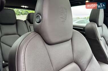 Внедорожник / Кроссовер Porsche Cayenne 2015 в 