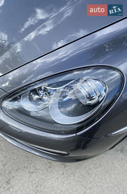 Внедорожник / Кроссовер Porsche Cayenne 2010 в 