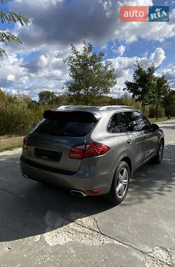 Внедорожник / Кроссовер Porsche Cayenne 2010 в 