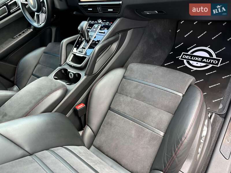 Позашляховик / Кросовер Porsche Cayenne 2021 в Києві