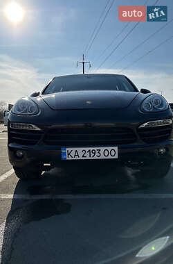 Позашляховик / Кросовер Porsche Cayenne 2012 в 