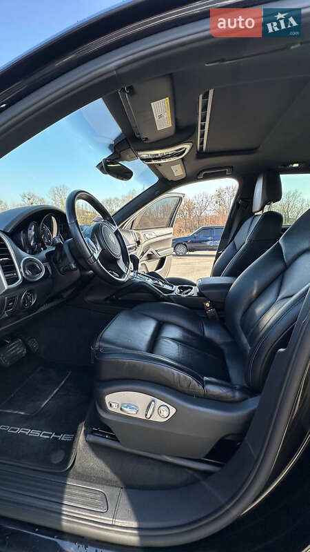 Внедорожник / Кроссовер Porsche Cayenne 2012 в Ирпене