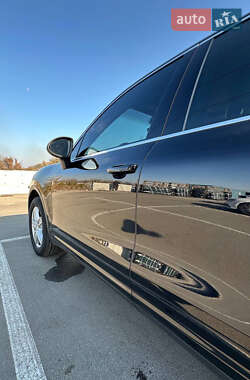 Позашляховик / Кросовер Porsche Cayenne 2012 в 
