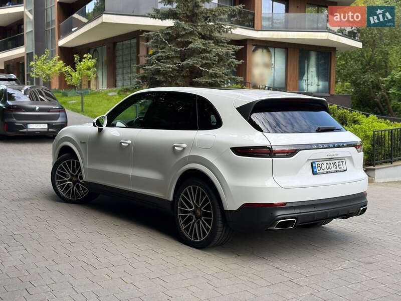 Внедорожник / Кроссовер Porsche Cayenne 2021 в Львове