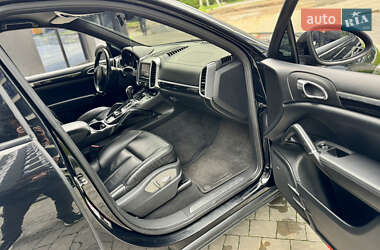 Внедорожник / Кроссовер Porsche Cayenne 2011 в 