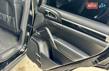 Внедорожник / Кроссовер Porsche Cayenne 2011 в 