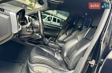 Внедорожник / Кроссовер Porsche Cayenne 2011 в 
