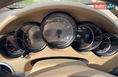 Внедорожник / Кроссовер Porsche Cayenne 2011 в 