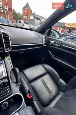 Внедорожник / Кроссовер Porsche Cayenne 2013 в 