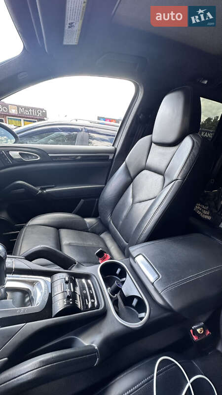 Внедорожник / Кроссовер Porsche Cayenne 2013 в Белой Церкви
