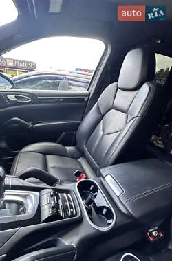 Внедорожник / Кроссовер Porsche Cayenne 2013 в 