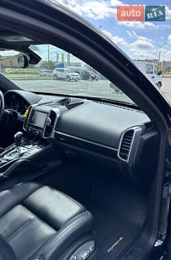 Внедорожник / Кроссовер Porsche Cayenne 2013 в 