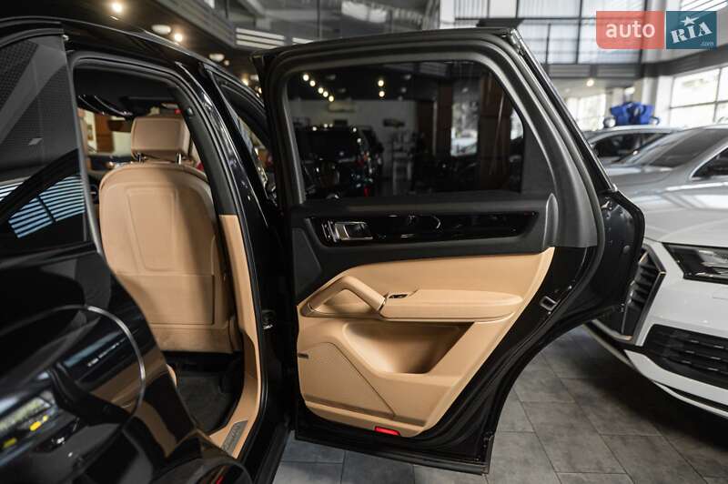 Внедорожник / Кроссовер Porsche Cayenne 2020 в Одессе