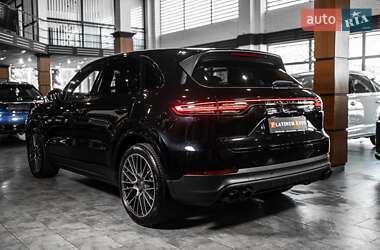 Позашляховик / Кросовер Porsche Cayenne 2020 в 