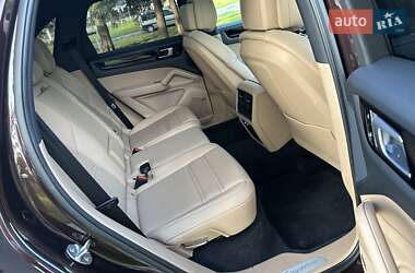 Внедорожник / Кроссовер Porsche Cayenne 2020 в 
