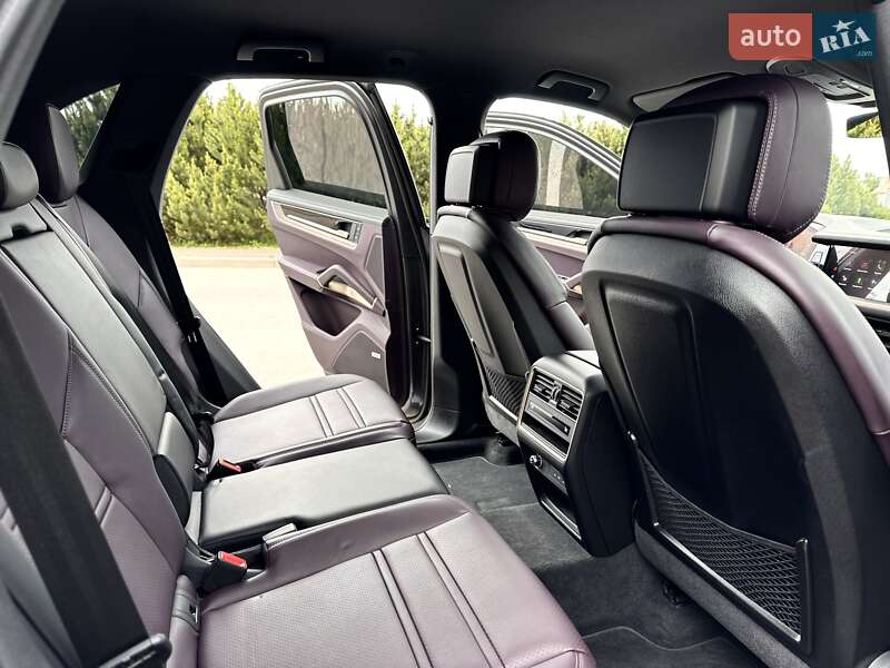 Позашляховик / Кросовер Porsche Cayenne 2024 в Києві