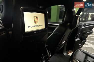 Позашляховик / Кросовер Porsche Cayenne 2015 в 