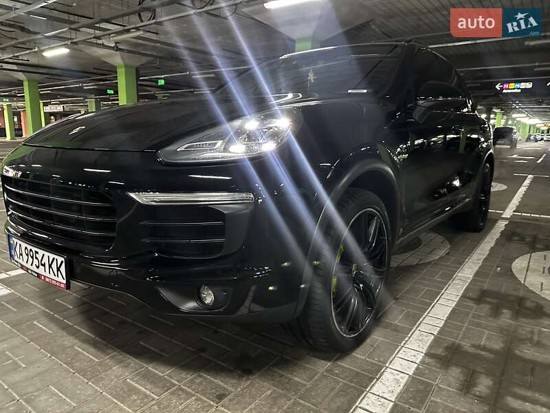 Позашляховик / Кросовер Porsche Cayenne 2015 в Києві