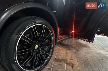 Позашляховик / Кросовер Porsche Cayenne 2015 в 