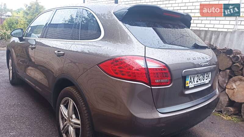 Внедорожник / Кроссовер Porsche Cayenne 2012 в Харькове