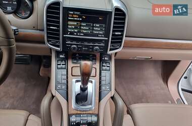 Внедорожник / Кроссовер Porsche Cayenne 2013 в 