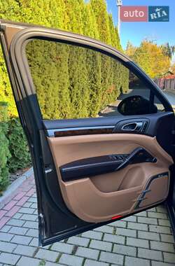 Внедорожник / Кроссовер Porsche Cayenne 2013 в 