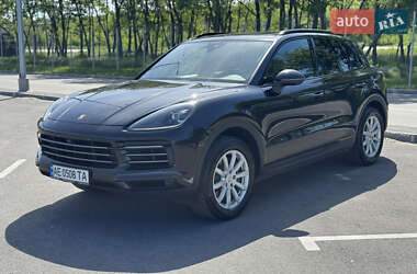 Внедорожник / Кроссовер Porsche Cayenne 2017 в 