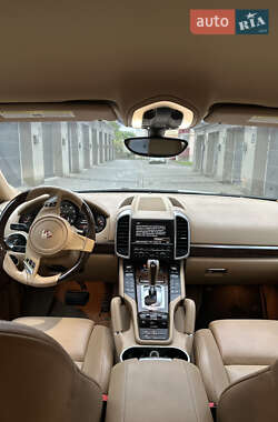 Внедорожник / Кроссовер Porsche Cayenne 2013 в 