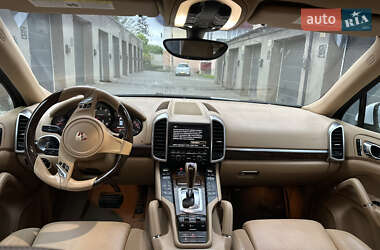 Внедорожник / Кроссовер Porsche Cayenne 2013 в 