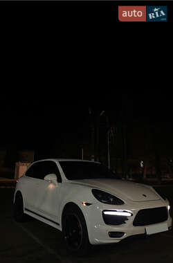 Внедорожник / Кроссовер Porsche Cayenne 2011 в 