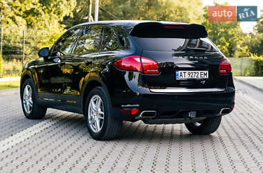 Позашляховик / Кросовер Porsche Cayenne 2012 в 