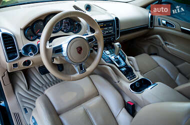 Позашляховик / Кросовер Porsche Cayenne 2012 в 