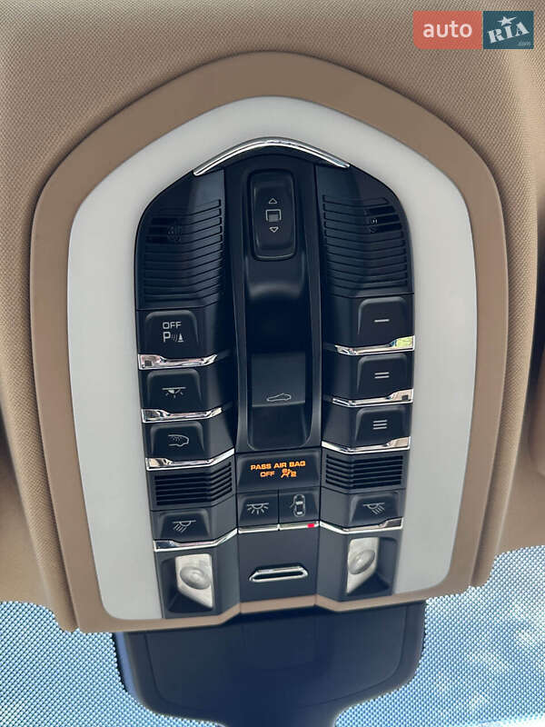 Внедорожник / Кроссовер Porsche Cayenne 2014 в Белогородке