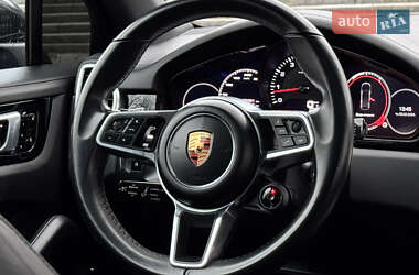 Внедорожник / Кроссовер Porsche Cayenne 2017 в 
