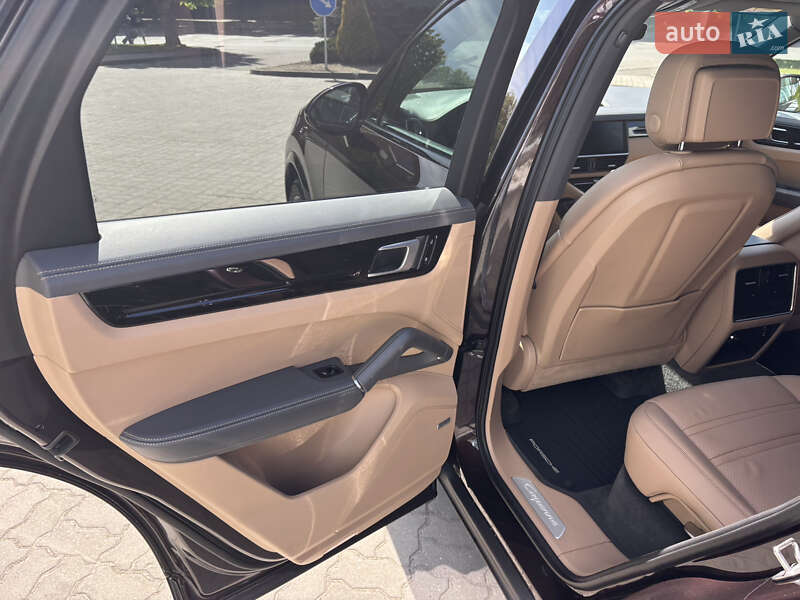 Позашляховик / Кросовер Porsche Cayenne 2020 в Луцьку